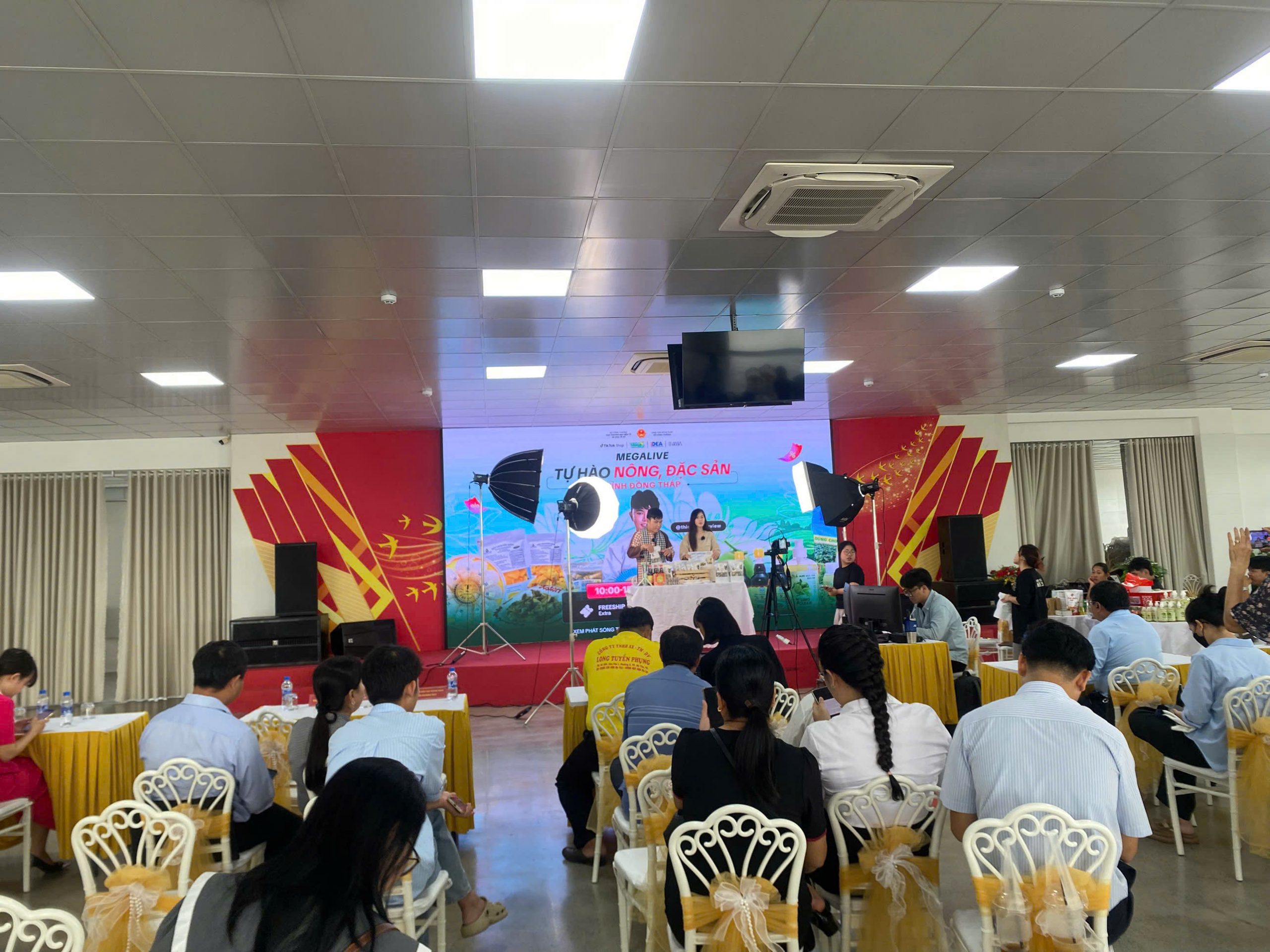 Livestream MegaLIVE TỰ HÀO NÔNG ĐẶC SẢN TỈNH ĐỒNG THÁP: Lan tỏa giá trị Việt trên nền tảng số